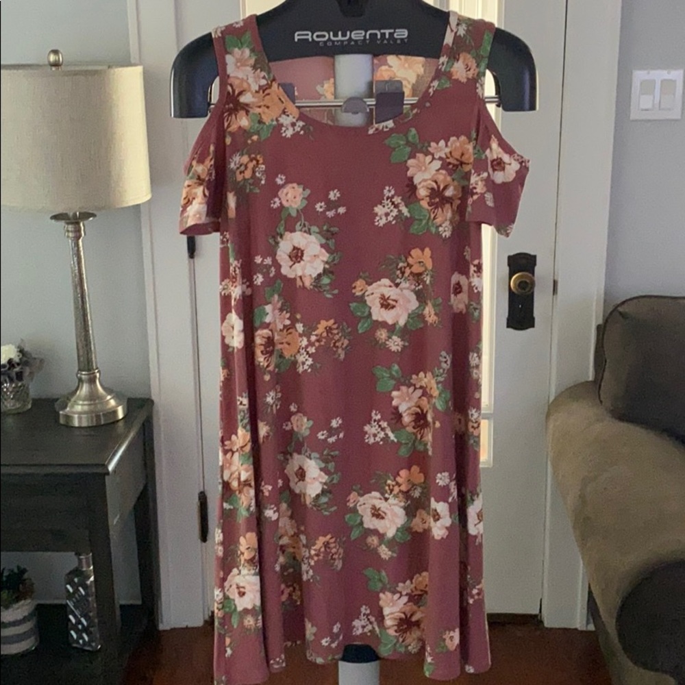 Women’s cold should dress. Size large. New